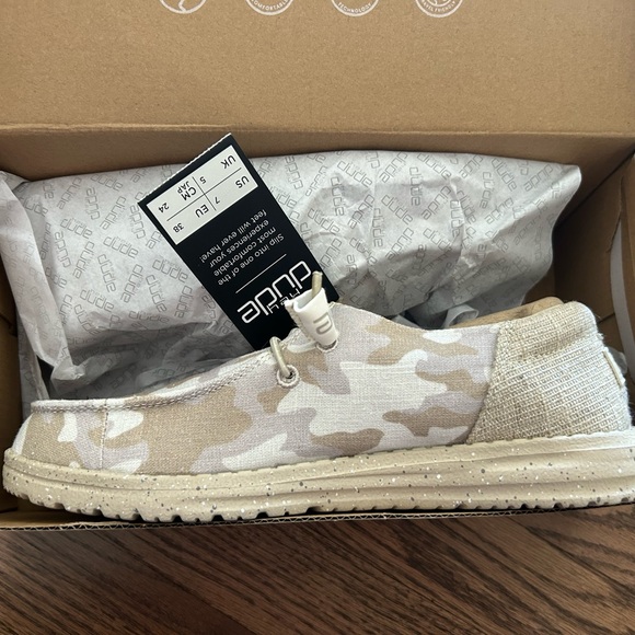 Hey Dude Beige Camo Slip-Ons - Picture 2 of 5